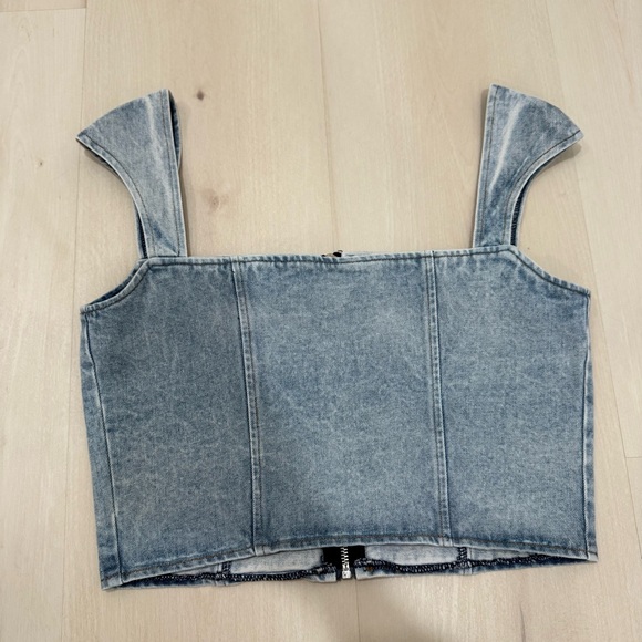 NWT Lioness Papa Don't Preach Denim Zip Crop Top Tank Women's Medium Light Wash - Picture 10 of 15